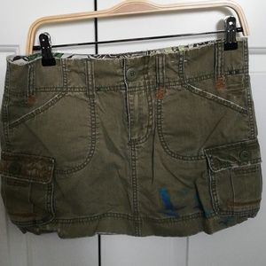 Old Navy Size 4 green khaki mini skirt